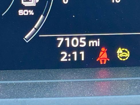 Used 2024 Audi Q4 e-tron Premium w/ Convenience Package image 21