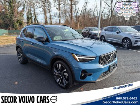 Certified 2023 Volvo XC40 B5 Ultimate w/ Protection Package Premier image 3