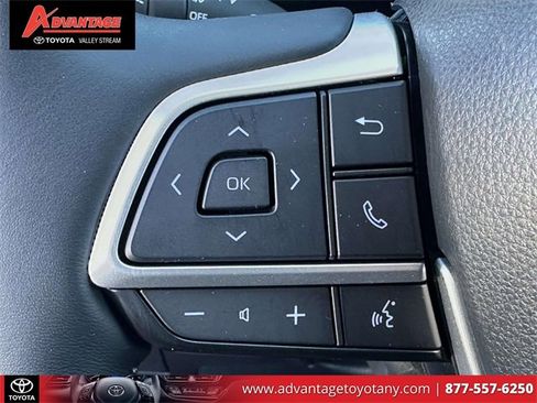 Used 2023 Toyota Highlander Limited image 25