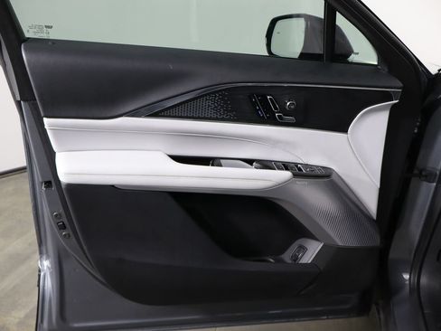 Used 2023 Cadillac Lyriq 2WD image 19