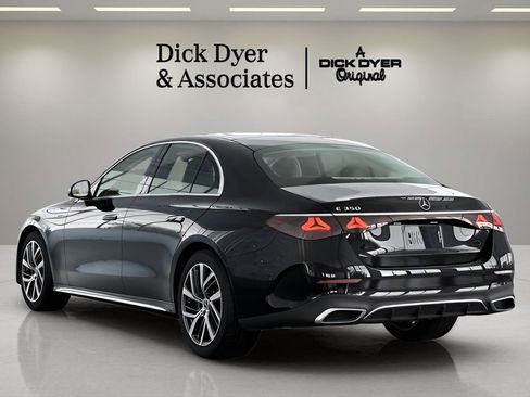 Used 2025 Mercedes-Benz E 350 Sedan image 23