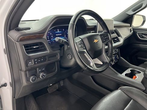 Used 2024 Chevrolet Suburban Premier RWD image 9