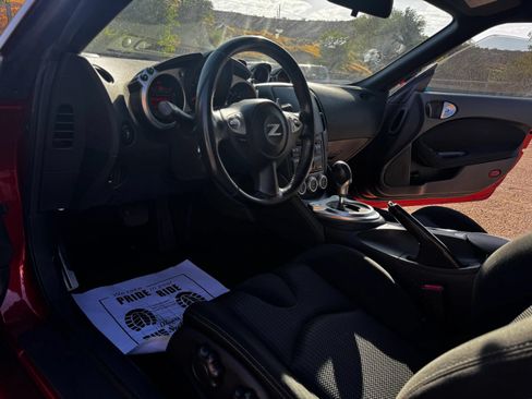 Used 2013 Nissan 370Z Coupe RWD image 9