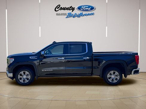 Used 2024 GMC Sierra 1500 SLT AWD/4WD image 4