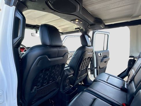 Used 2019 Jeep Wrangler Unlimited Rubicon AWD/4WD image 6