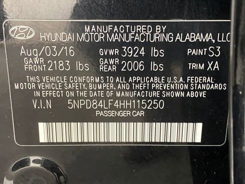 Used 2017 Hyundai Elantra Limited image 22