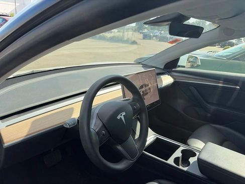 Used 2023 Tesla Model 3 Standard Range RWD image 9