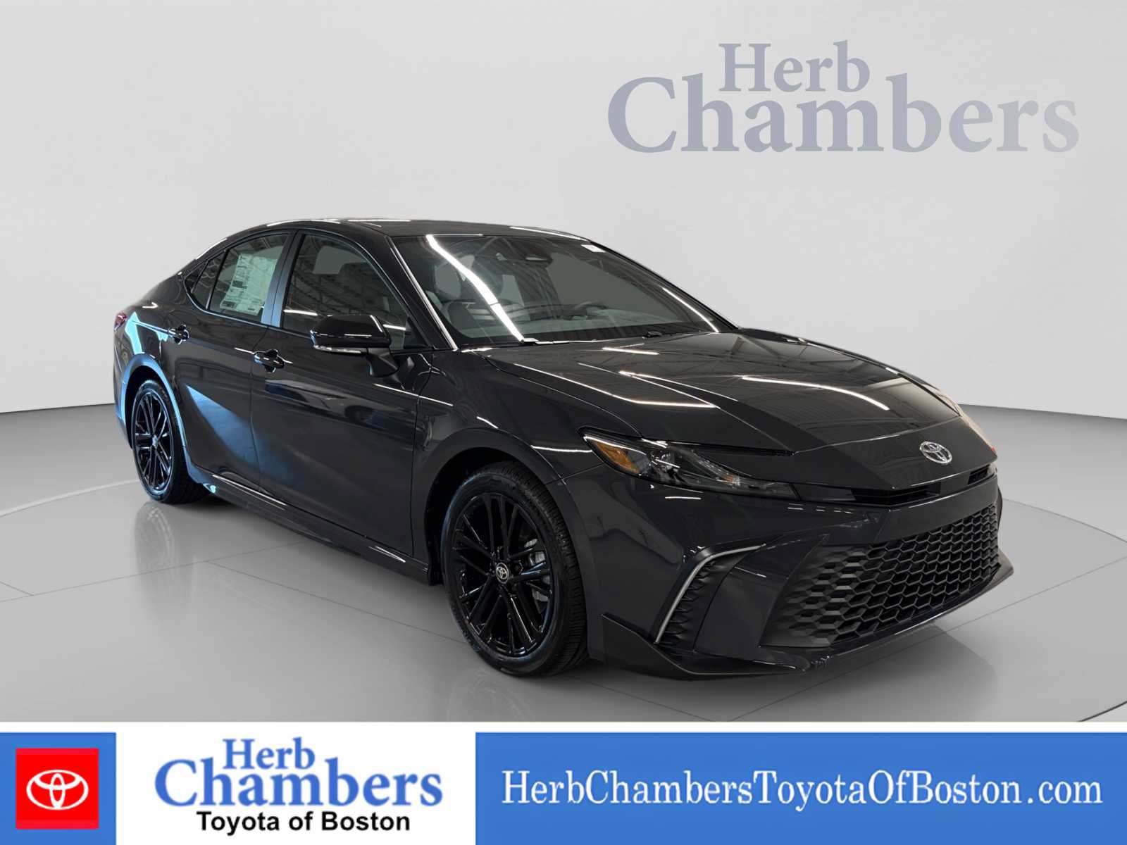 Used 2026 Toyota Camry SE FWD image 1