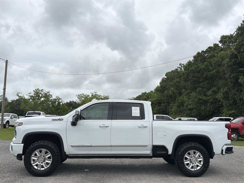 Used 2024 Chevrolet Silverado 2500 High Country w/ Technology Package AWD/4WD image 8