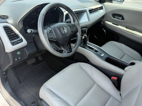 Used 2017 Honda HR-V EX-L image 10