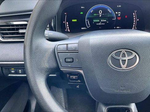 Used 2025 Toyota Camry LE FWD image 18