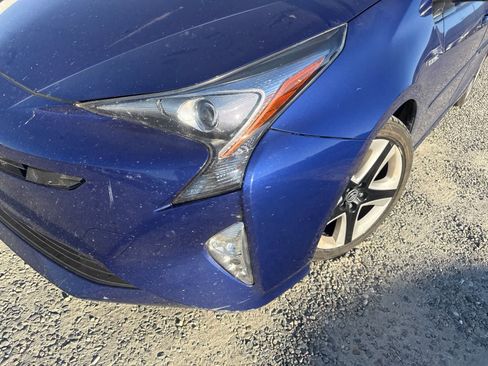 Used 2016 Toyota Prius Four Touring w/ Premium Convenience Package FWD image 7