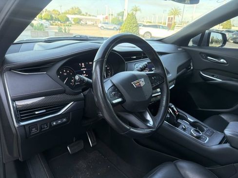 Used 2023 Cadillac XT4 Sport FWD image 13