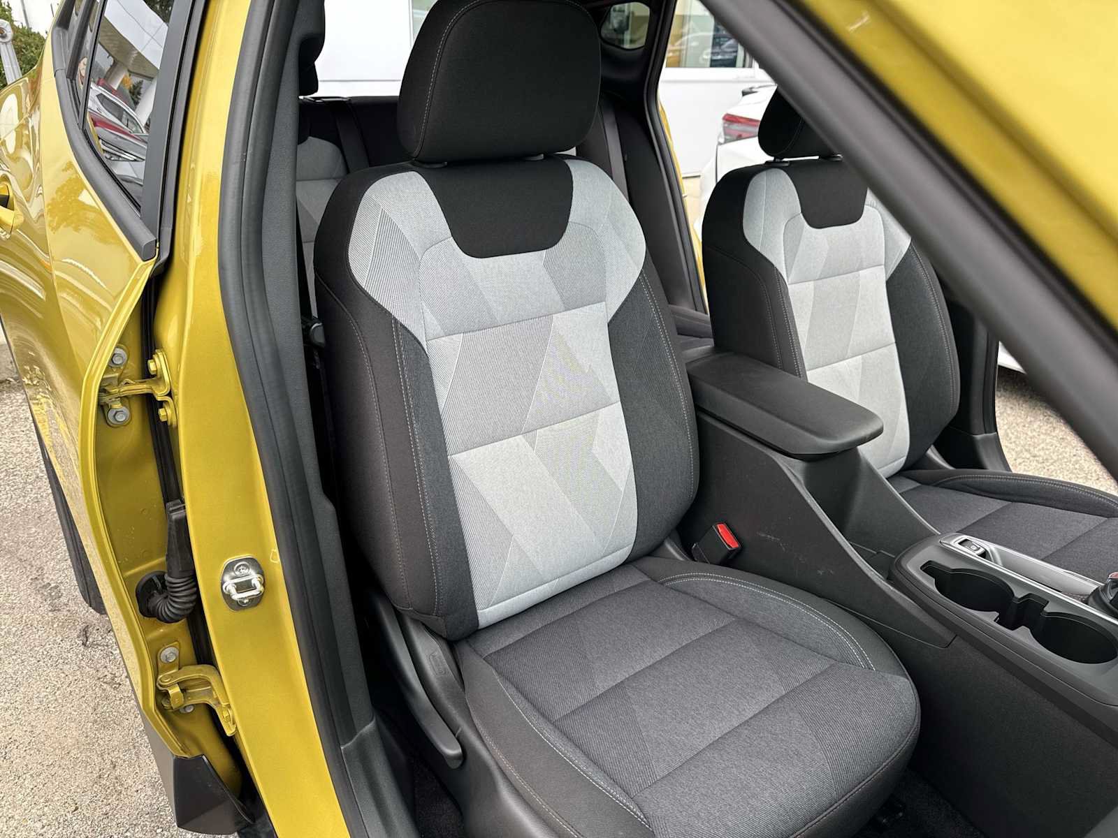 Used 2024 Chevrolet Trax RS w/ Driver Confidence Package FWD image 23