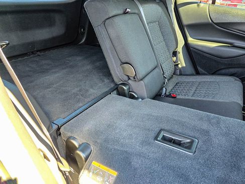 Used 2022 Chevrolet Equinox LT image 37