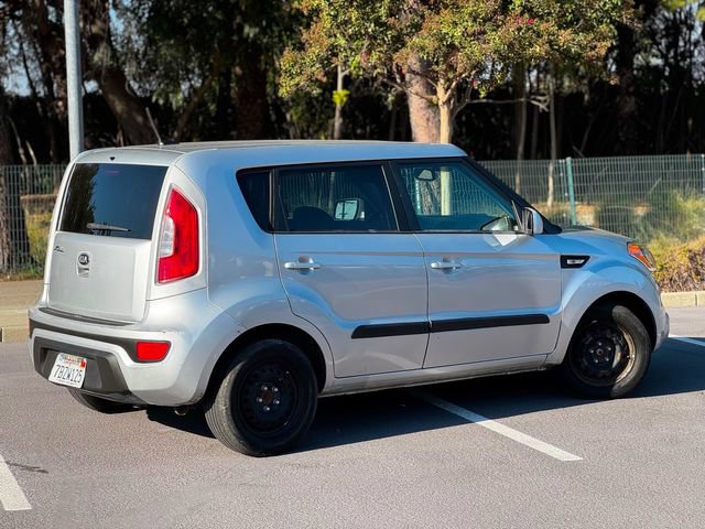 Used 2013 Kia Soul FWD image 16
