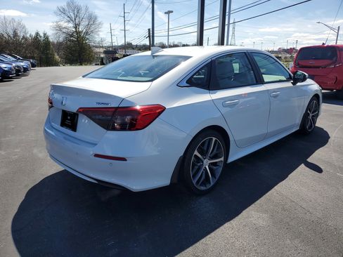 Used 2024 Honda Civic Touring image 3
