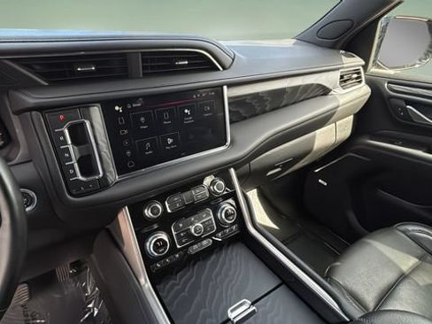 Used 2024 GMC Yukon Denali AWD/4WD image 24