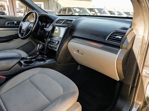 Used 2019 Ford Explorer XLT w/ Equipment Group 201A image 18
