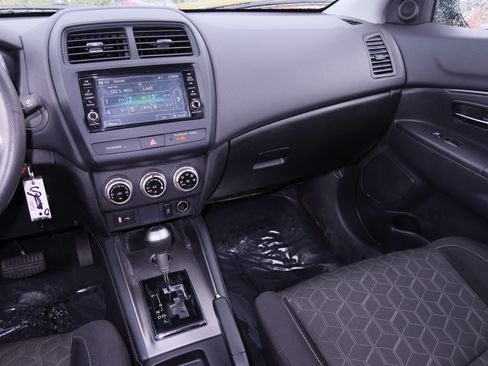 Used 2024 Mitsubishi Outlander Sport ES AWD/4WD image 18