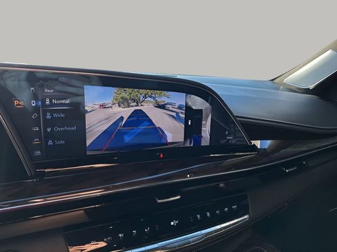 Used 2022 Cadillac Escalade ESV Sport Platinum w/ LPO, ONYX Package image 39