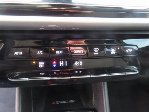 Used 2023 Chevrolet Bolt EUV LT w/ Redline Edition image 33