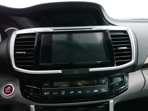 Used 2017 Honda Accord EX-L image 21