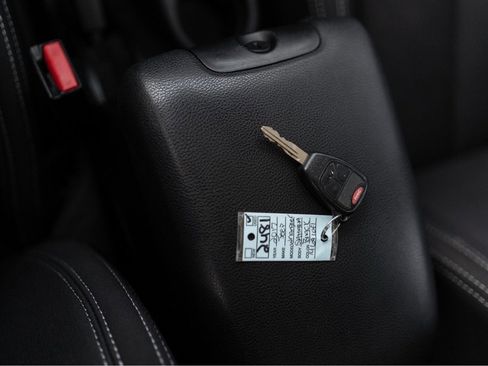 Used 2017 Jeep Wrangler Unlimited Sahara AWD/4WD image 11