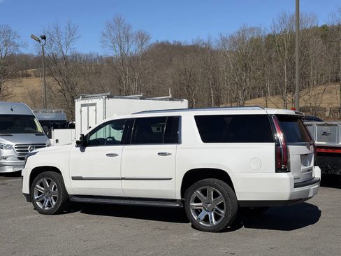 Used 2019 Cadillac Escalade ESV Luxury image 4