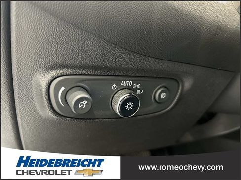 Used 2020 Chevrolet Equinox LT w/ Driver Convenience Package FWD image 29