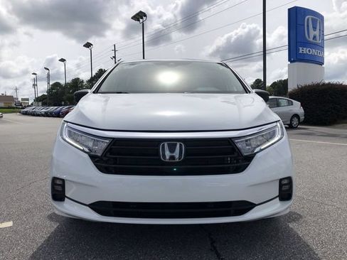 Certified 2021 Honda Odyssey LX image 3