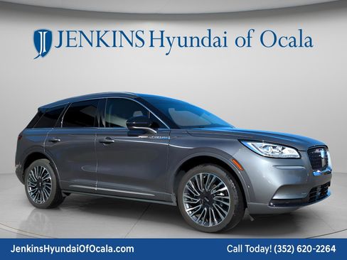 Used 2021 Lincoln Corsair Reserve w/ Equipment Group 201A image 9