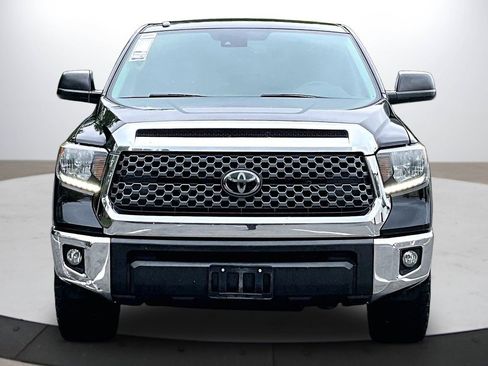 Used 2018 Toyota Tundra SR5 w/ SR5 Upgrade Package AWD/4WD image 3