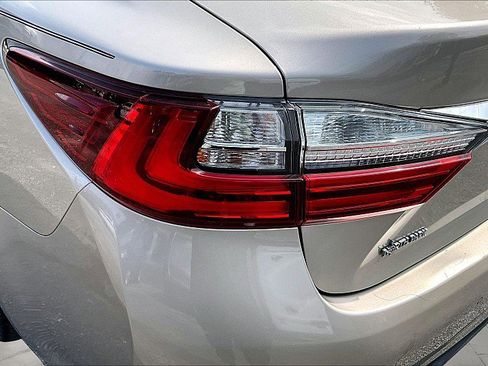 Used 2017 Lexus ES 350 w/ Luxury Package FWD image 26