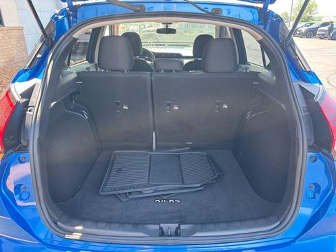 Used 2023 Nissan Kicks S FWD image 8