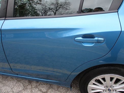 Used 2018 Subaru Impreza 2.0i Premium image 15