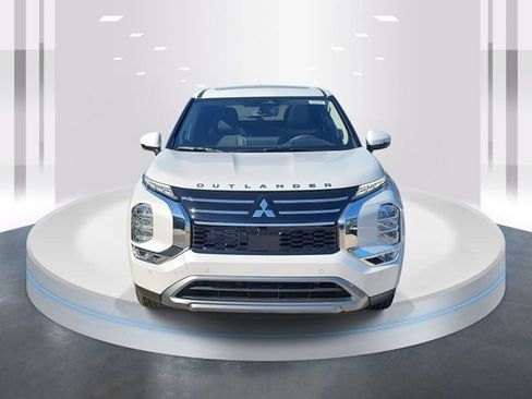 New 2026 Mitsubishi Outlander SE image 2