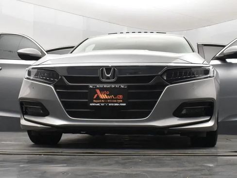 Used 2018 Honda Accord Touring image 11