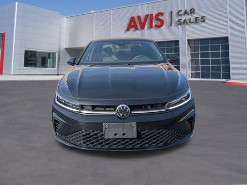 Used 2025 Volkswagen Jetta Sport image 2
