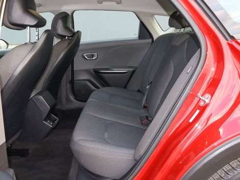 Used 2025 Kia K4 LXS image 8