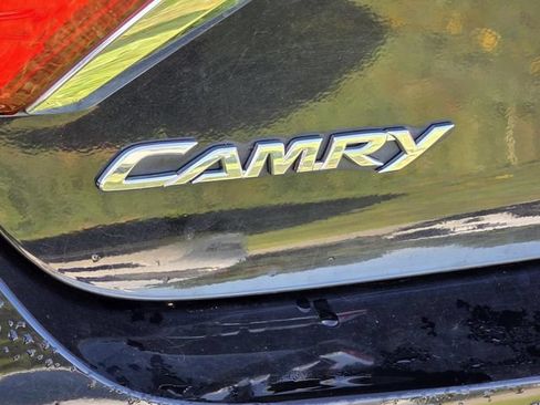 Used 2017 Toyota Camry XLE FWD image 15