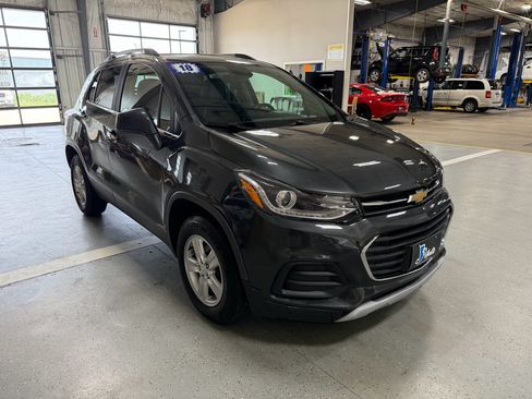Used 2018 Chevrolet Trax LT w/ LT Convenience Package AWD/4WD image 4