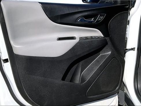 Used 2021 Chevrolet Equinox LS w/ LS Convenience Package FWD image 19