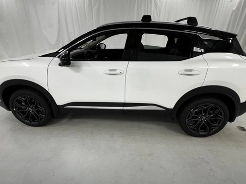 New 2026 Nissan Kicks SR w/ Cold Weather Package AWD/4WD image 6