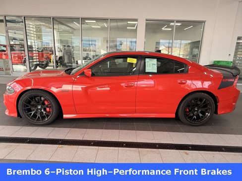 Used 2018 Dodge Charger R/T image 6