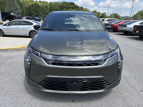 New 2027 Chrysler Pacifica Select FWD image 4