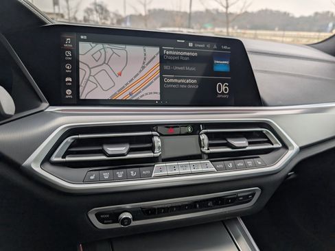 Used 2022 BMW X5 xDrive40i w/ M Sport Package image 14