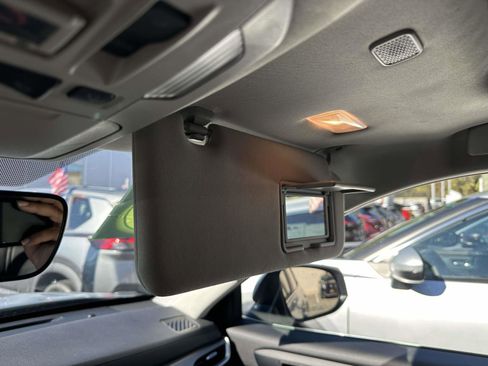 Used 2023 Toyota Highlander XLE image 17