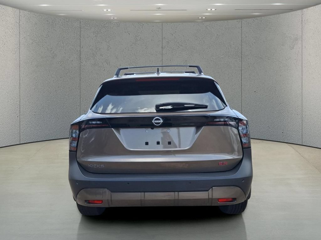 Used 2025 Nissan Kicks SR w/ SR Premium Package FWD image 6