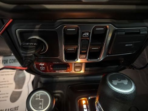 Used 2021 Jeep Wrangler Unlimited Rubicon image 14